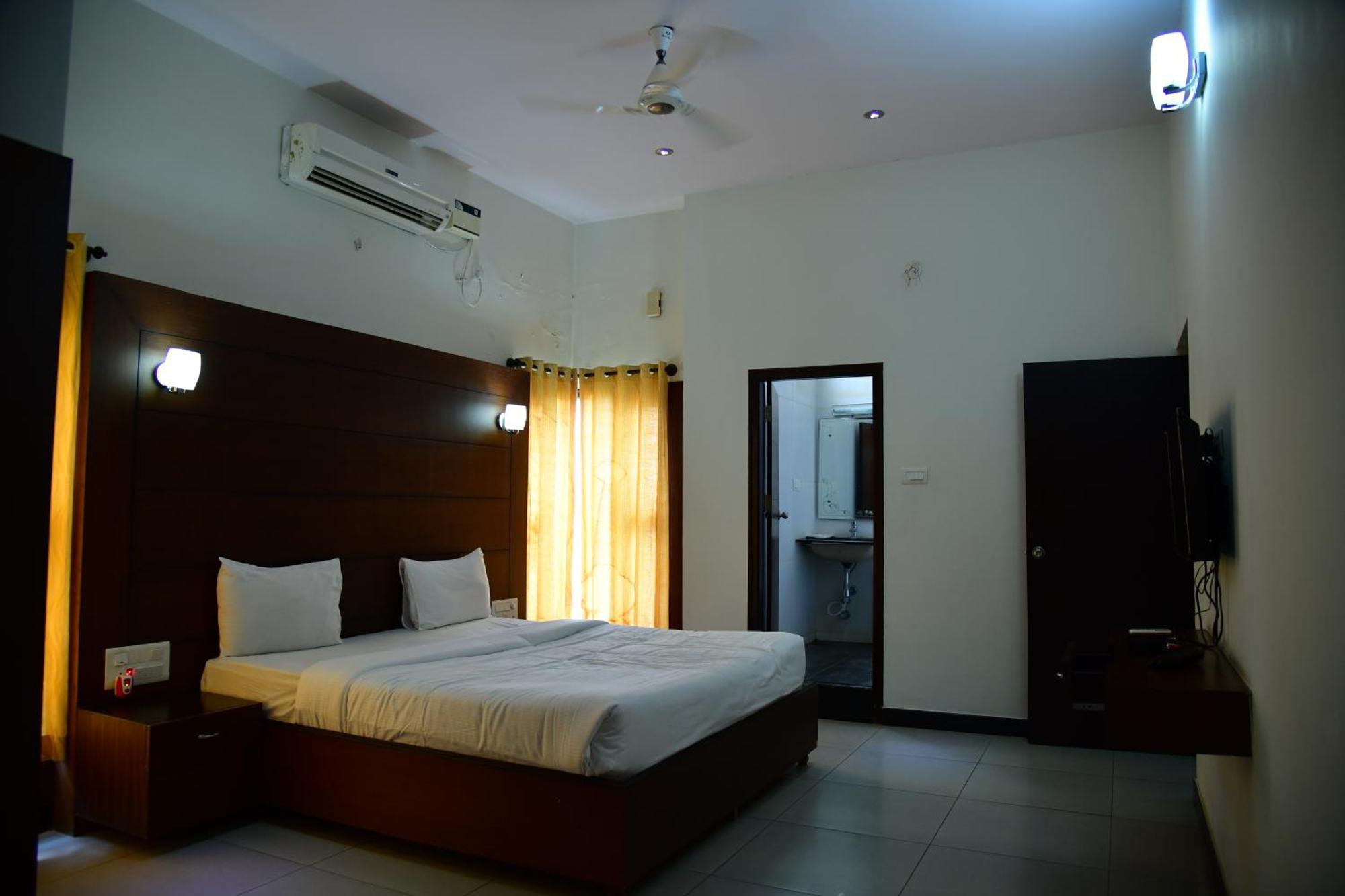 Nijaguna Resorts Chāmrājnagar Bagian luar foto