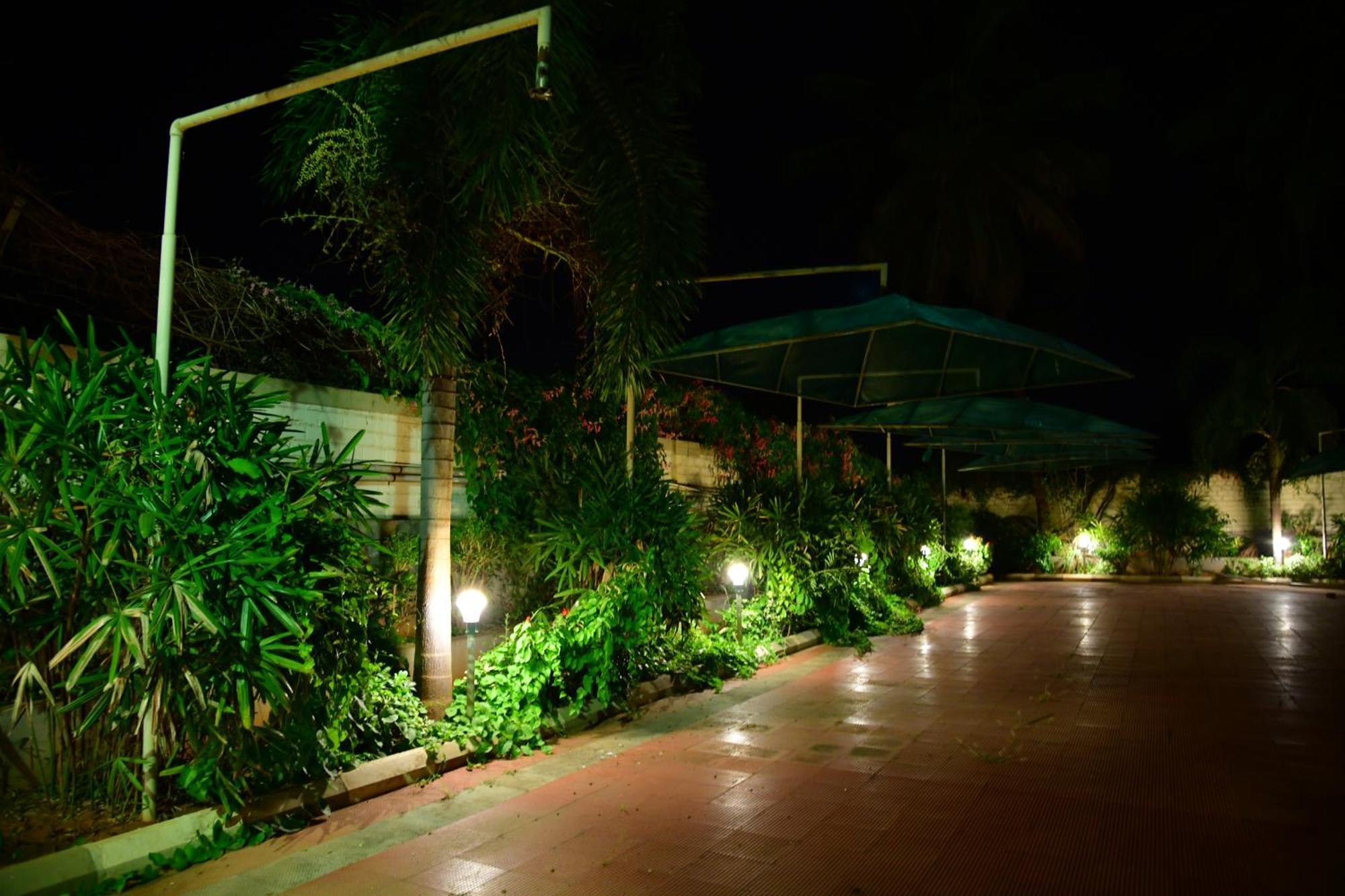 Nijaguna Resorts Chāmrājnagar Bagian luar foto