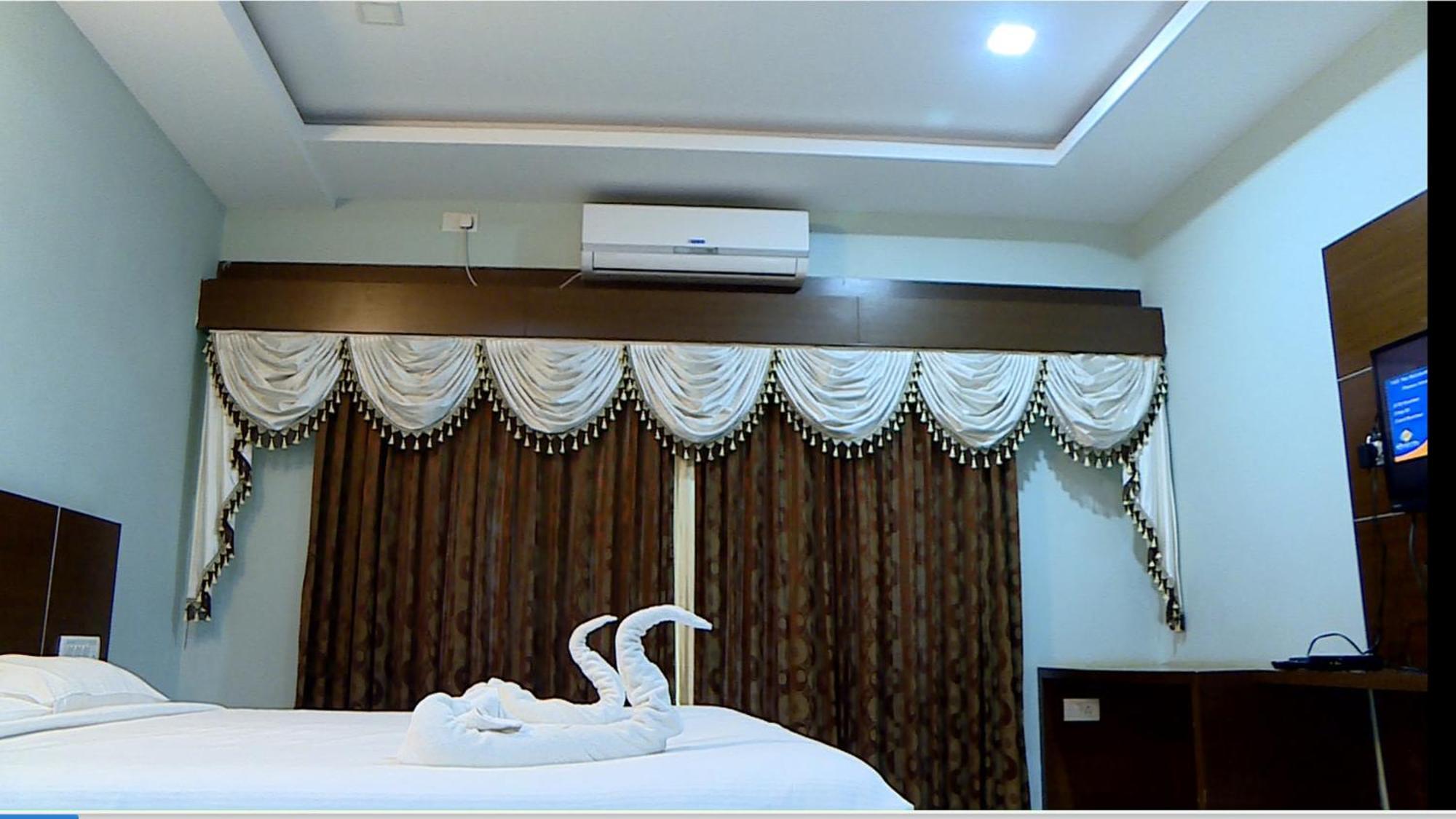 Nijaguna Resorts Chāmrājnagar Bagian luar foto
