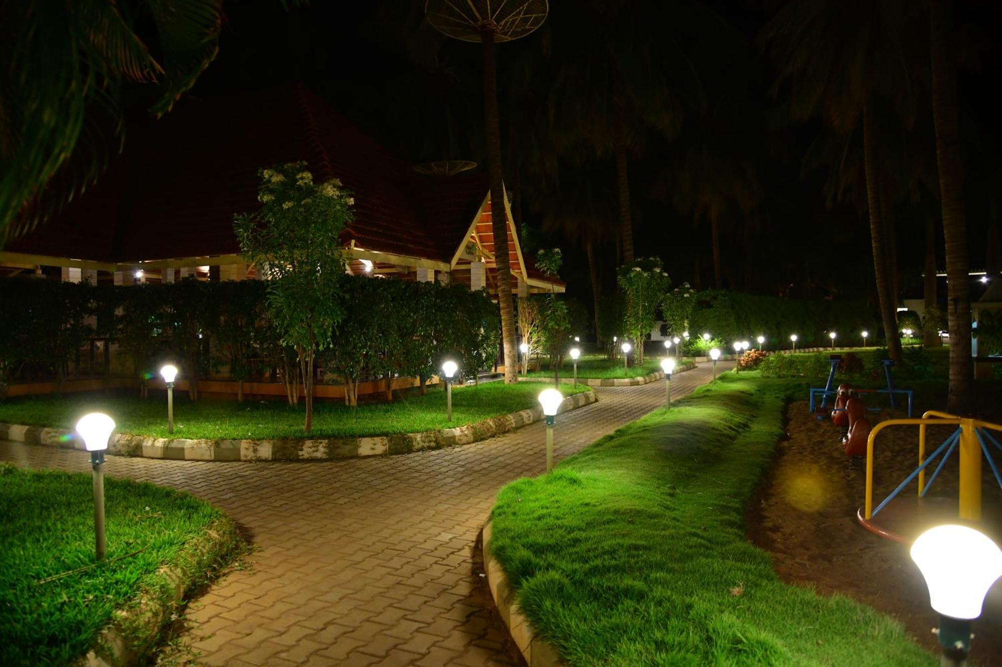 Nijaguna Resorts Chāmrājnagar Bagian luar foto
