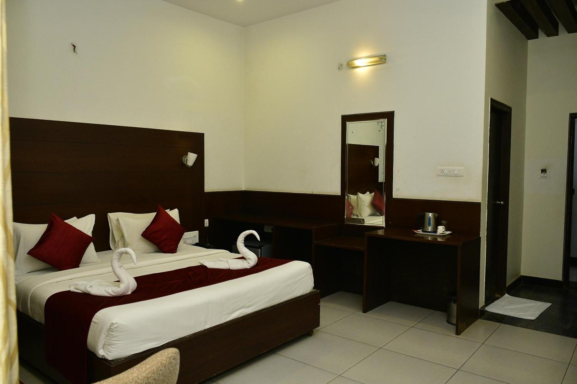 Nijaguna Resorts Chāmrājnagar Bagian luar foto