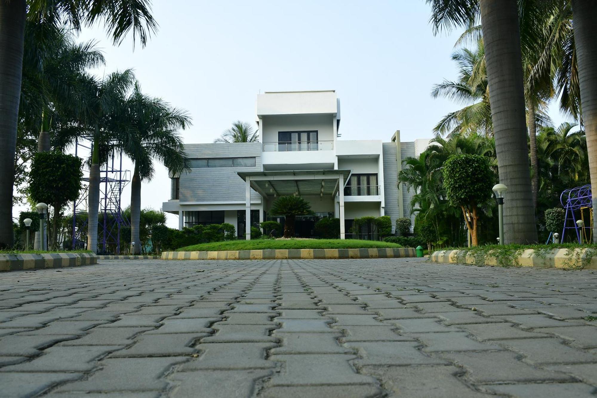 Nijaguna Resorts Chāmrājnagar Bagian luar foto