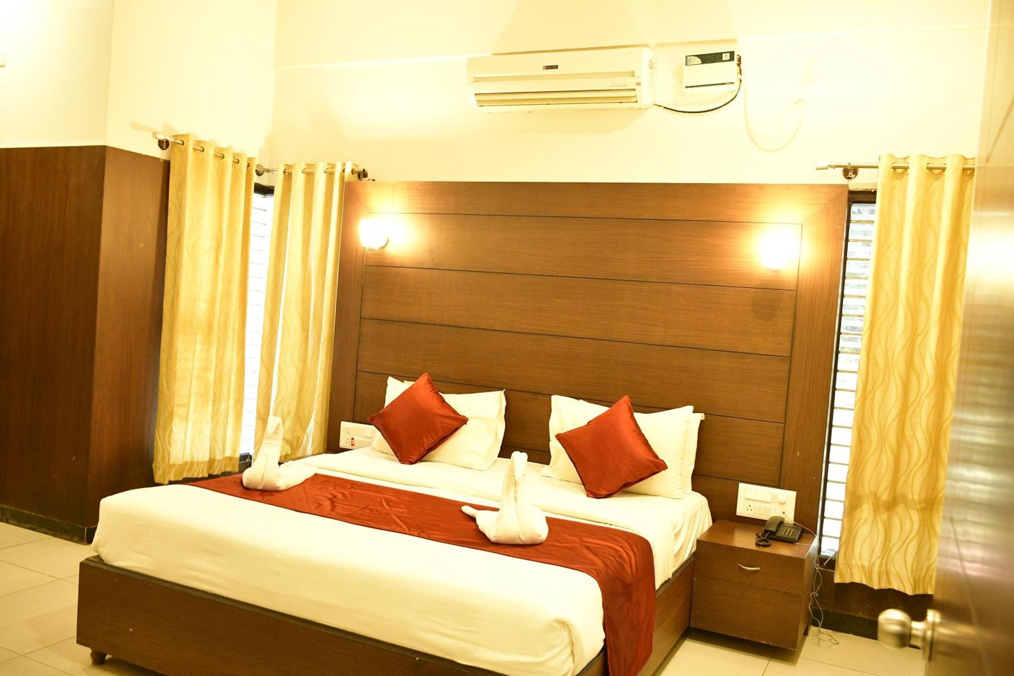 Nijaguna Resorts Chāmrājnagar Bagian luar foto
